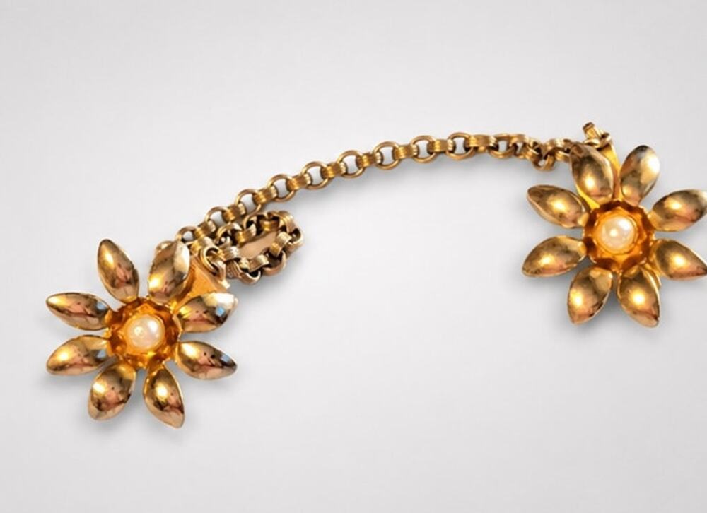 Vintage Floral Gold-tone & Faux Pearl Sweater Clip- Mid-century Accessory acc-